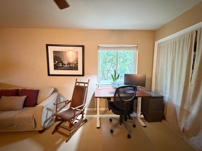Building Photo - 1327 Gristmill Dr