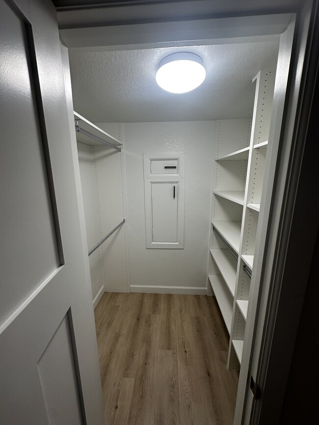 Walk In Closet - 3583 S Bannock St