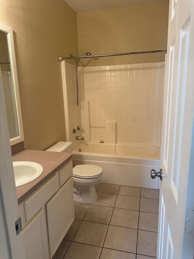 Building Photo - 609 Townplace Dr