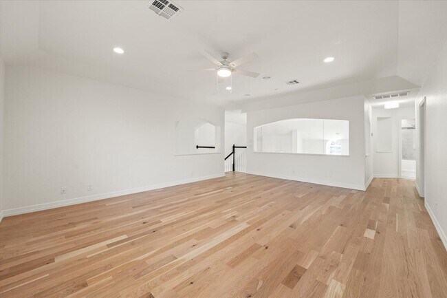 Building Photo - 124 N Crosstimber Trail