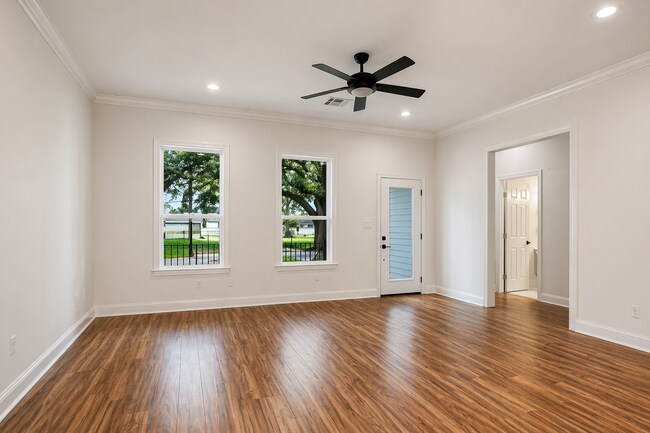 Building Photo - 2707 Jackson Blvd