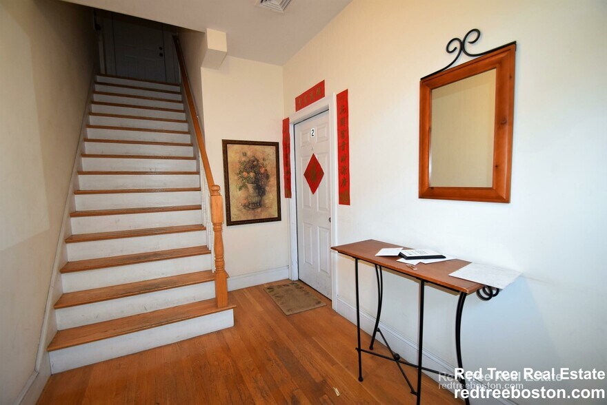 Building Photo - 34 Worthington St