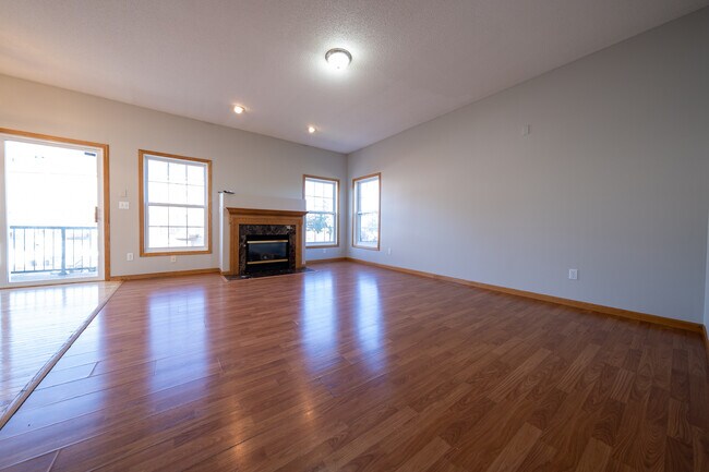 Building Photo - 7929 Stratford Cir N