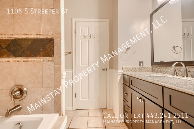 Building Photo - 1106 S Streeper St