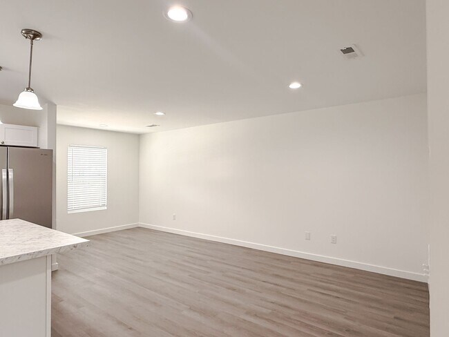 Building Photo - 614 Buncombe St