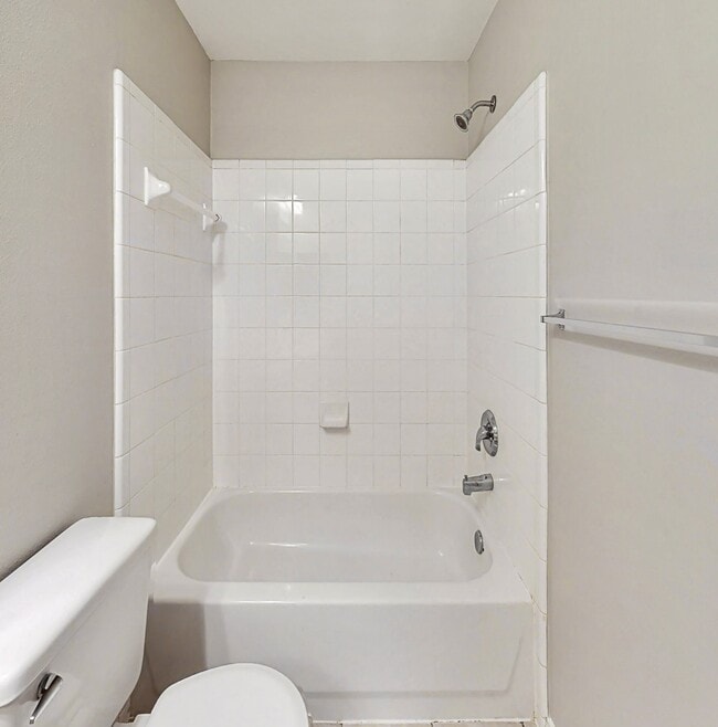 Building Photo - 107 N Camellia Grove Cir