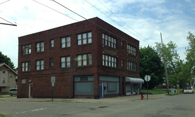 Building Photo - 1104 14th St NW