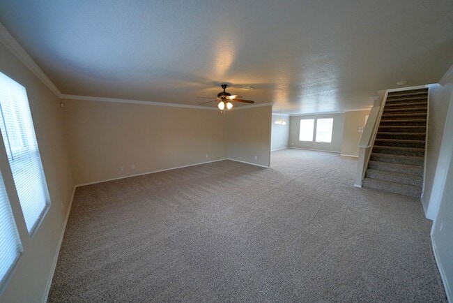 Building Photo - Charming 4-Bedroom, 2.5-Bathroom Home in C...
