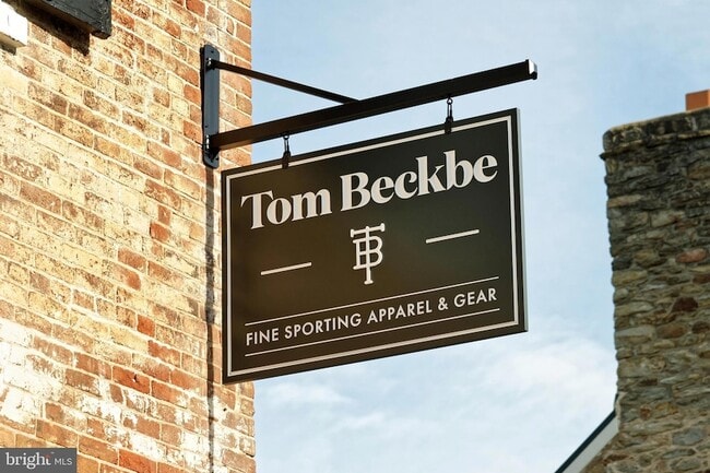 Building Photo - 23443 Dover Rd