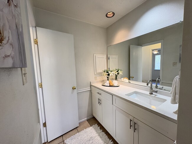 Building Photo - 4834 Bridgemont Ln