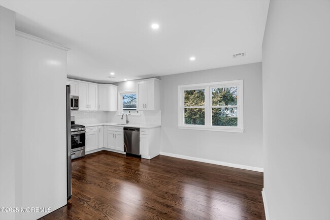 Building Photo - 1230 Dove St