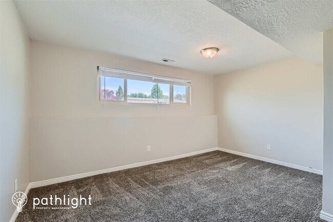 Building Photo - 667 West 2200 North