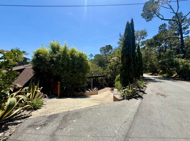 Building Photo - 35 Linda Vista Dr