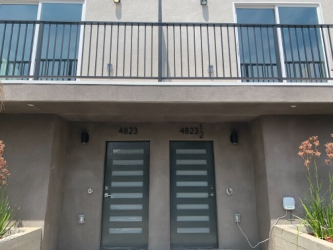 Primary Photo - 4825 Riverton Ave