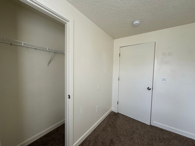 Building Photo - 3137 S Apple St