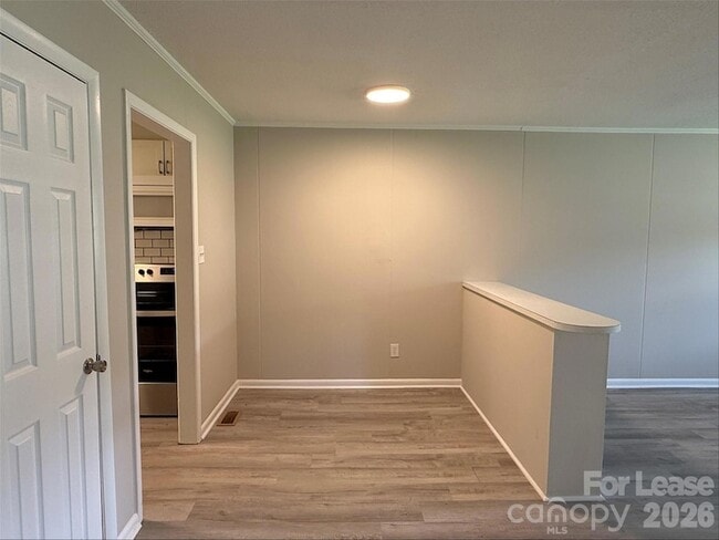 Building Photo - 1771 River Rd