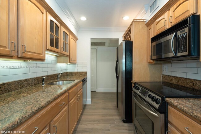 Building Photo - 1515 E Broward Blvd