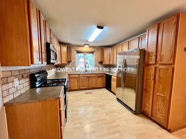 Building Photo - Amazing 3 Bedroom Ranch Home!