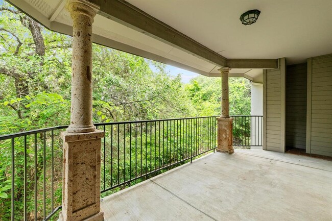 Building Photo - 1000 Liberty Park Dr