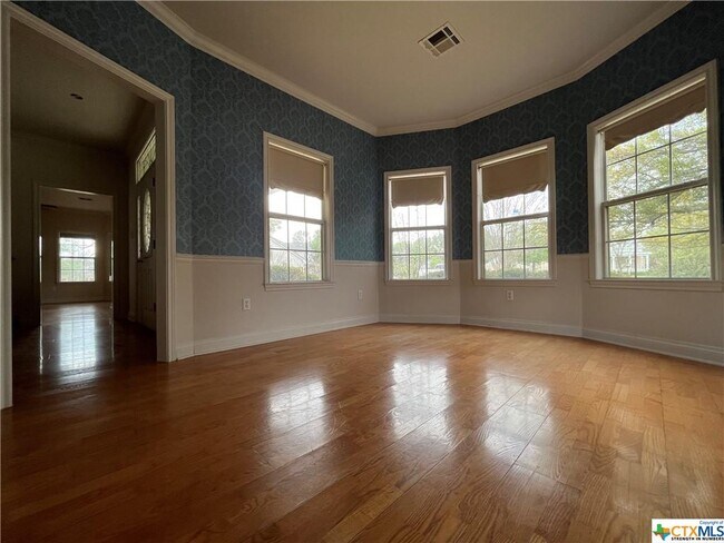 Building Photo - 808 Rose Way