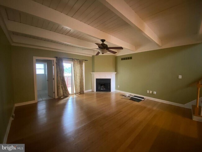 Building Photo - 99 Chatham Ct