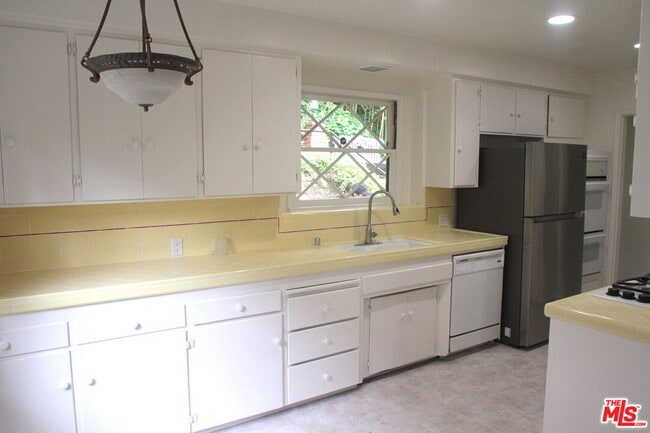 Building Photo - 15237 Del Gado Dr