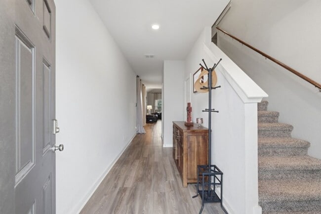 Building Photo - Move in June 2026! Beautiful 4 bd/3.5 bath near Randolph AFB!