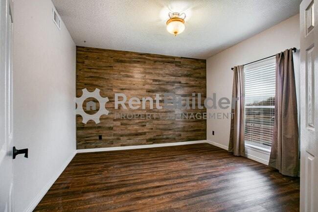 Building Photo - CALL US TODAY AT (505) 808-6467 TO SCHEDULE A VIEWING AND MAKE THIS YOUR NEW HOME!!