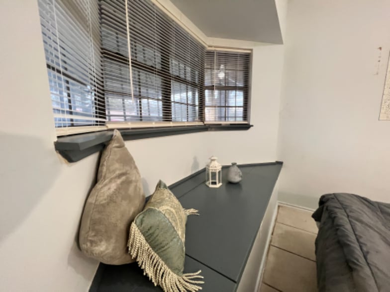 Building Photo - 7418 Meadow Cliff St