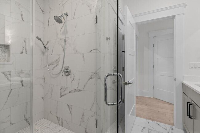 Building Photo - 45 Carnegie Abbey Ln