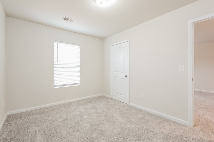 Building Photo - 222 Wadsworth Rd