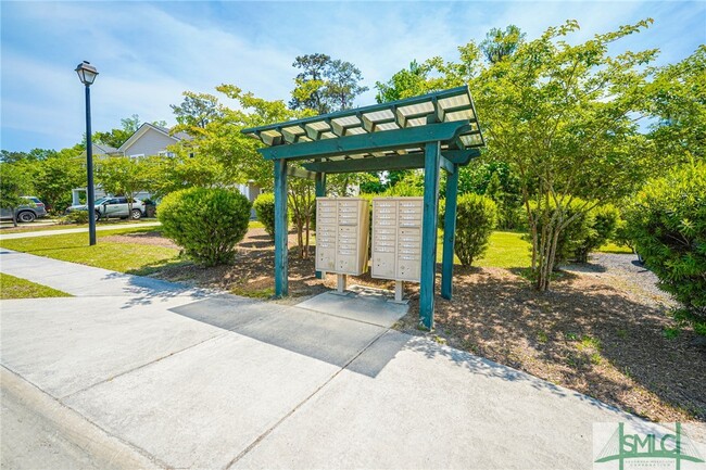 Building Photo - 160 Lake Lily Dr