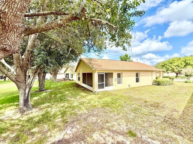 Building Photo - 240 Center Oak Cir