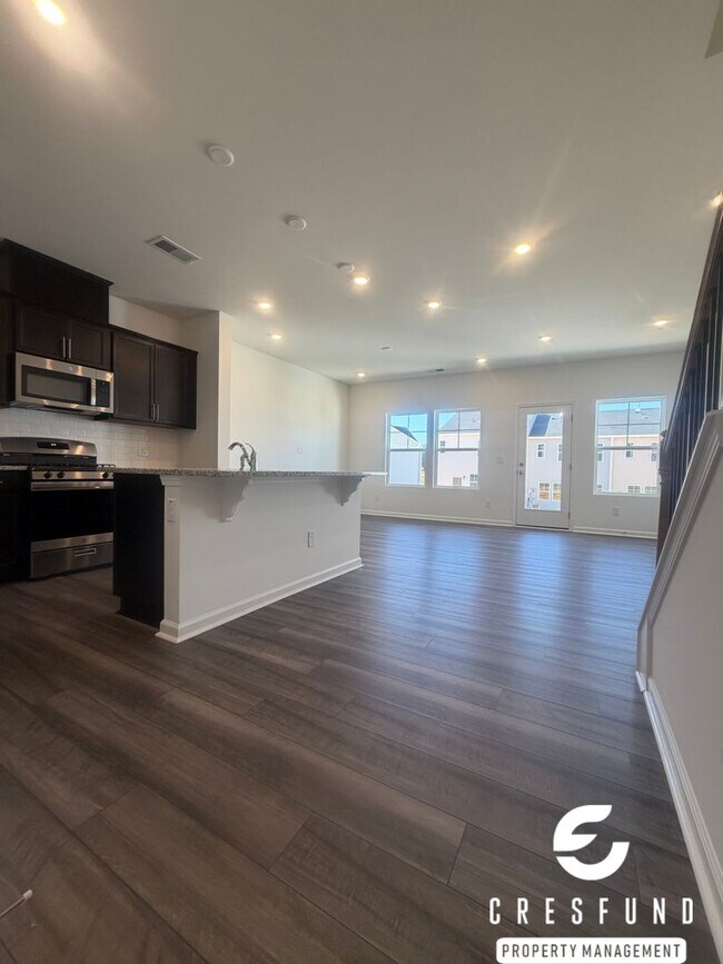 Building Photo - 473 Venetian Dr