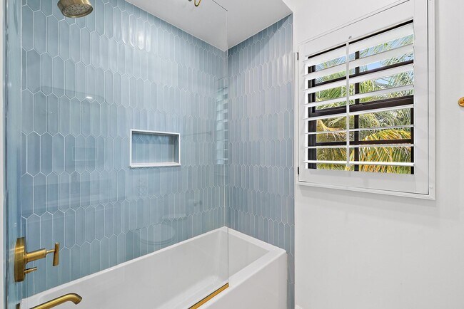 Building Photo - 129 Olympus Way