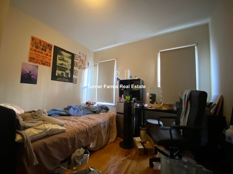 Building Photo - 14 Parker Hill Ave