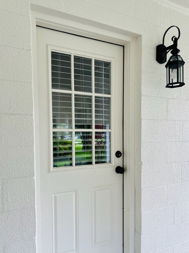 Building Photo - 1817 Loch Berry Rd