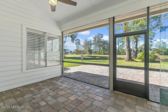 Building Photo - 4126 Richmond Park Dr E