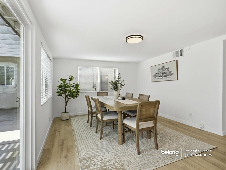 Building Photo - 8446 Penfield Ave