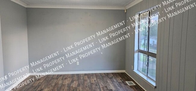 Building Photo - Fresh Painted 3 BR 1.5 BA in Red Bank for ...