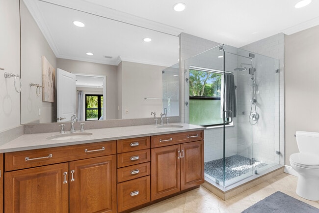 Building Photo - 11397 Pond View Dr