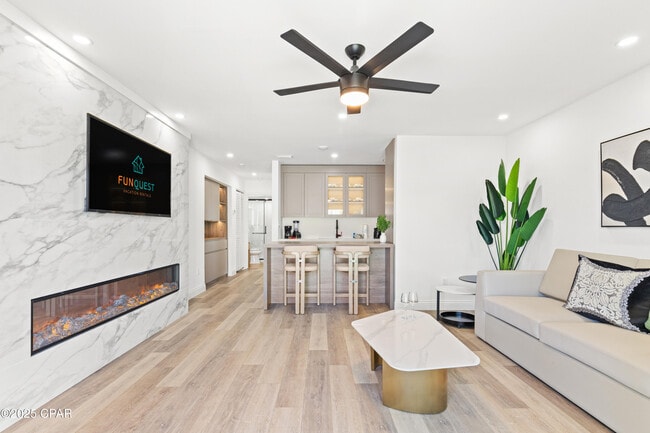 Primary Photo - 8115 Thomas Dr