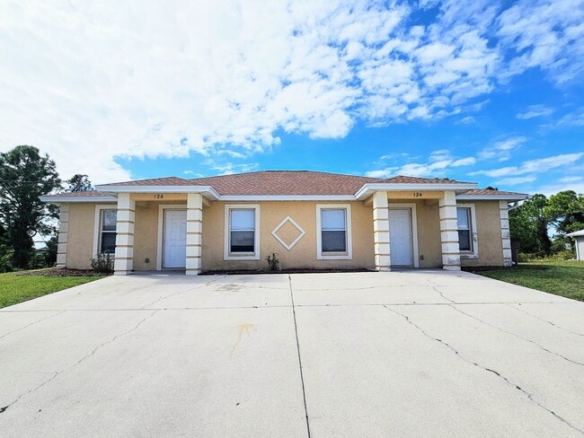 Building Photo - Nice 3 Bedroom Duplex in Lehigh Acres