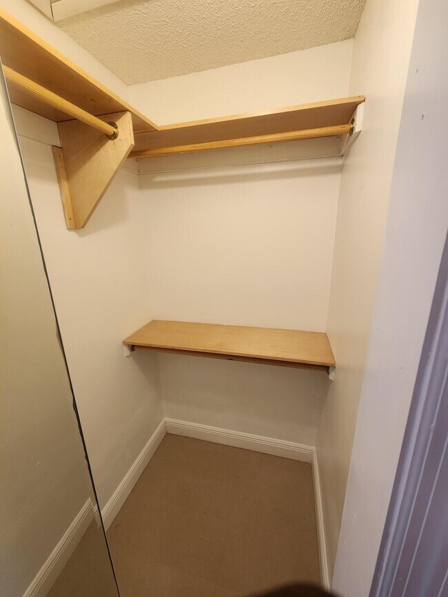 Building Photo - 5231 Pine Abbey Dr S