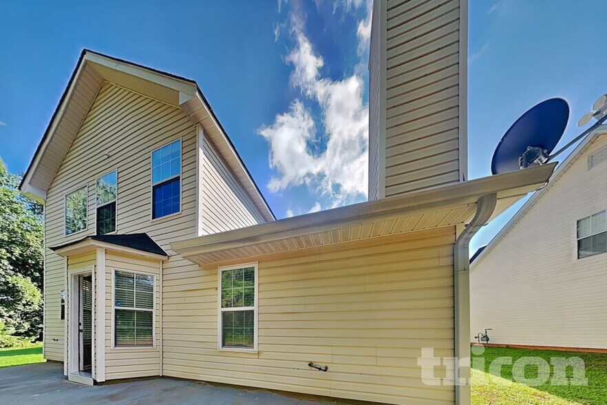 Building Photo - 535 Concord Terrace