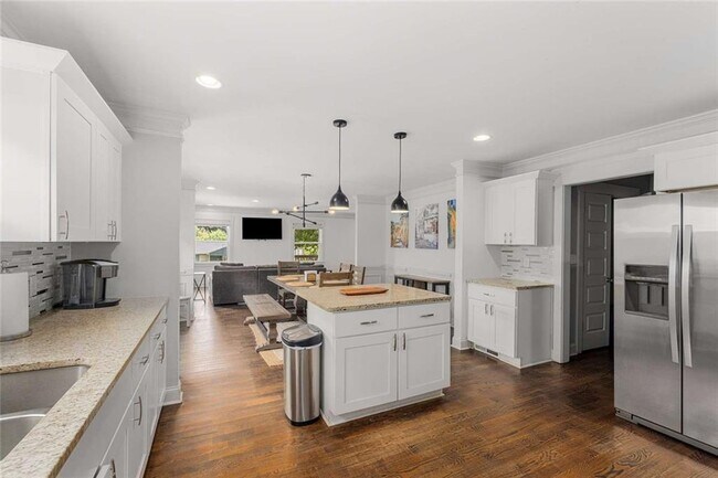 Building Photo - 1134 Knott St SE