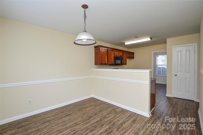 Building Photo - 6754 Sequoia Hills Dr