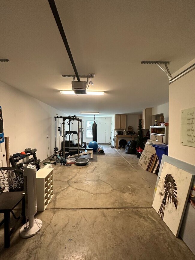 Building Photo - Updated Three Bedroom Townhome in West Ashley
