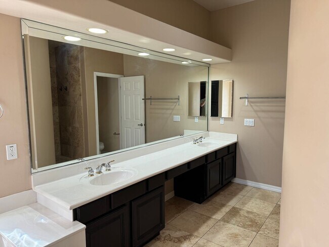Building Photo - Stunning 4 bedroom custom home Mesa