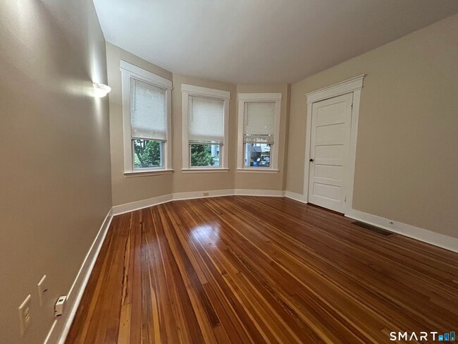 Building Photo - 37 Pardee Pl